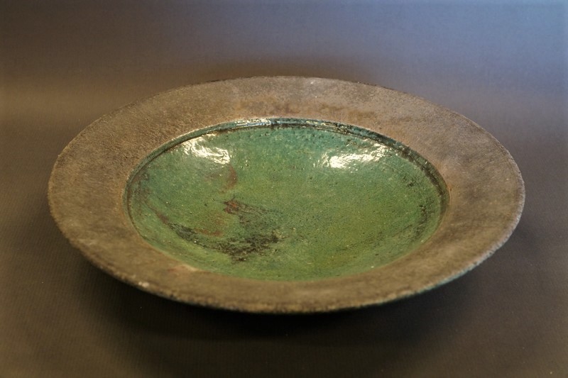 Drejet fad raku grøn