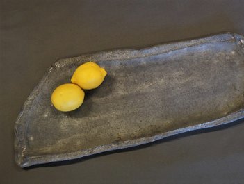 Dorte Visby keramik, lille lertøjsskål i grå og brombær.