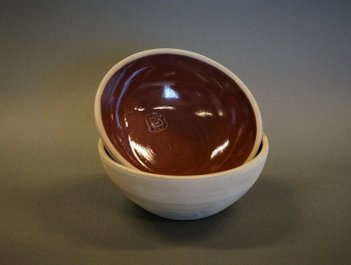 Dorte Visby keramik, lille lertøjsskål 'Brombær'