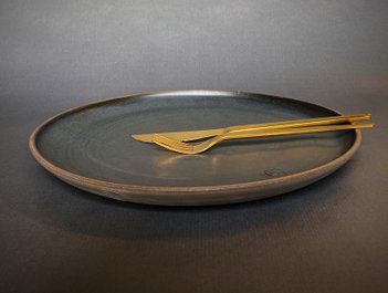 Dorte Visby keramik, middagstallerken stentøj 'Midnatshav'